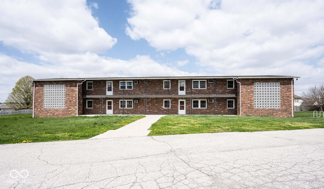 Foto principal - 140 Maple Park Dr