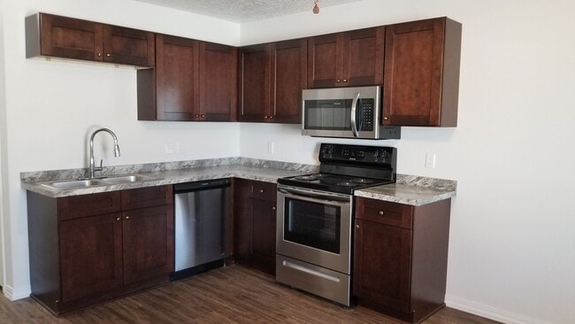 Building Photo - NEW LUXURY ONE BEDROOM APARTMENT UNFURNISHED