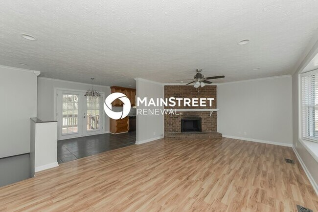 Foto del edificio - 4 Bedroom Pet-Friendly Home in Hendersonville, TN with Main Street Renewal
