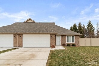 Building Photo - 1260 Oak Grove Ct