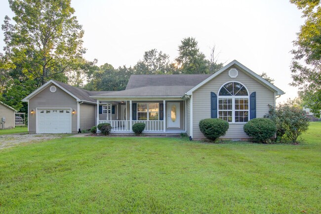 Building Photo - 222 Winding Oaks