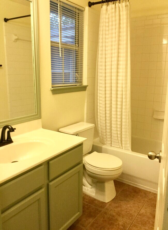 Building Photo - 9109 Georgian Dr