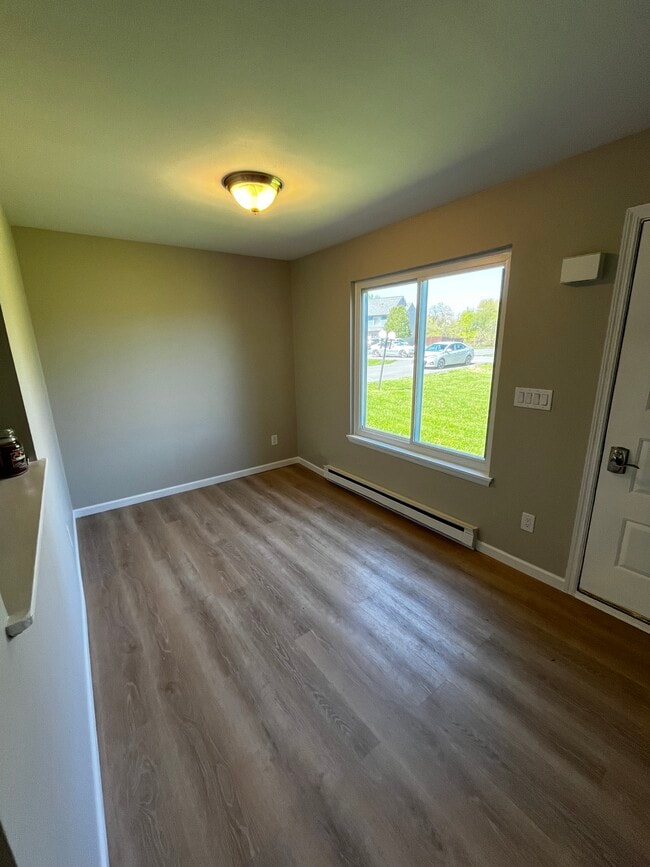 Building Photo - 56 Suncrest Dr