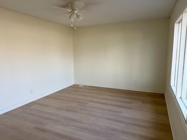 Foto del edificio - 602 Meadowlawn Dr