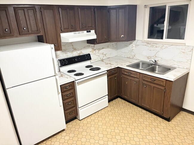 Building Photo - 1127 E 960 S