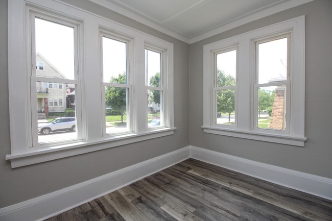Building Photo - 1444 S 56th St
