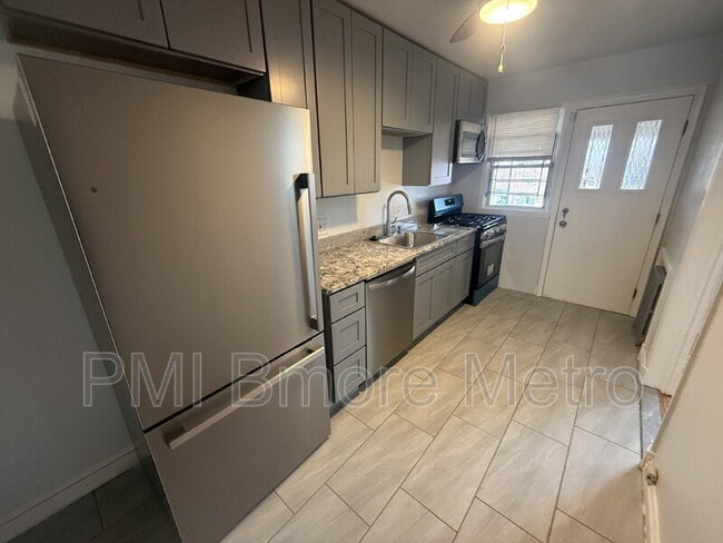 Foto del edificio - 917 Kevin Rd