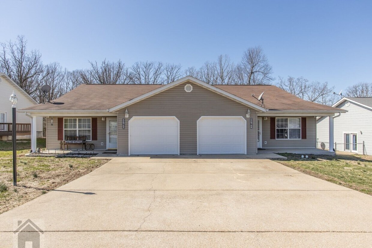 22575 Hollow Oak Apartment for Rent in Saint Robert, MO