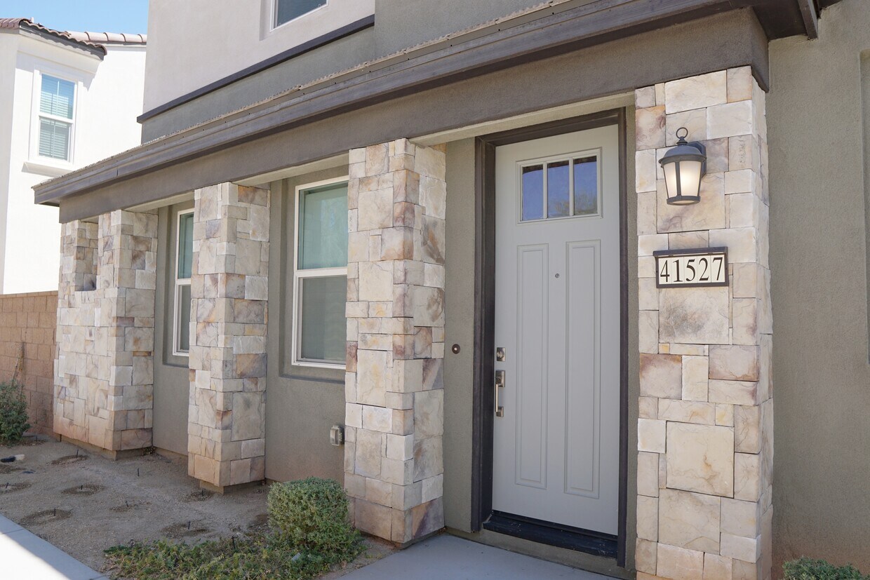 Building Photo - 41527 Stanford Rd