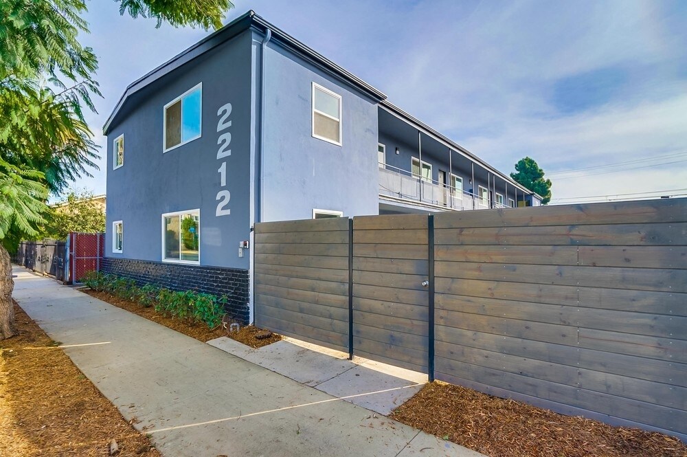 Building Photo - 2212 E 15th St