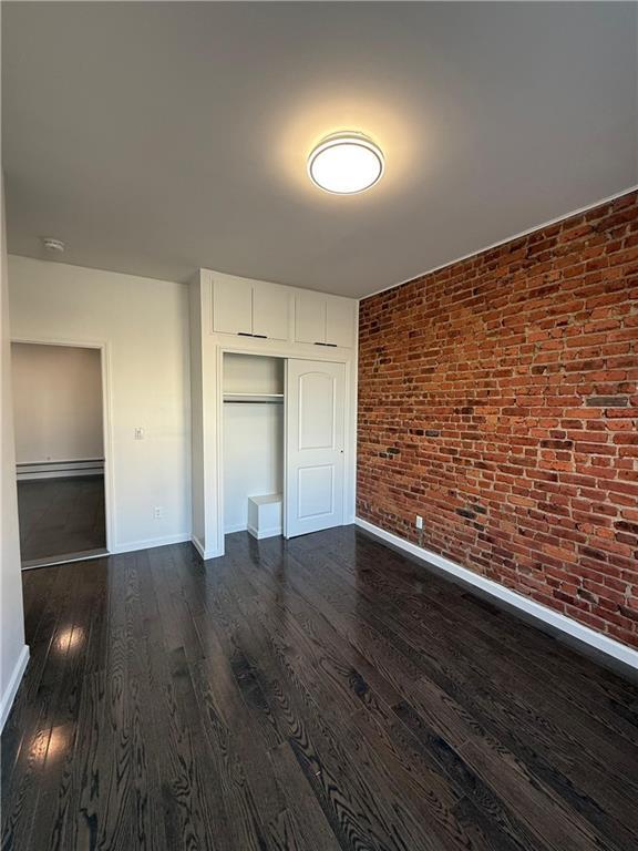 Foto del edificio - 9611 Church Ave