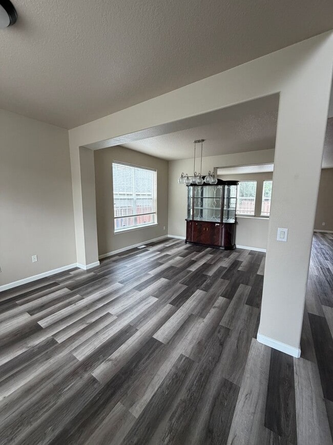 Building Photo - 6108 NE 84th Ave