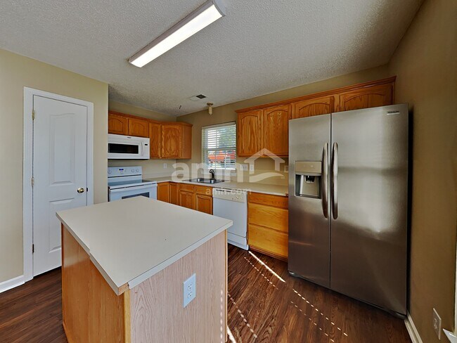 Foto del edificio - 114 Endicott Ct