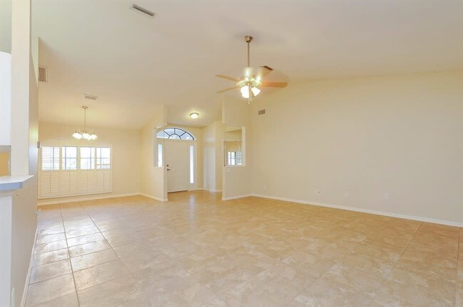 Foto del edificio - 6006 68th Dr E