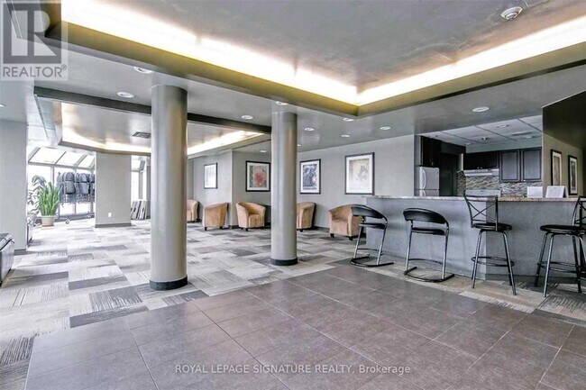 Building Photo - 700 Constellation Dr