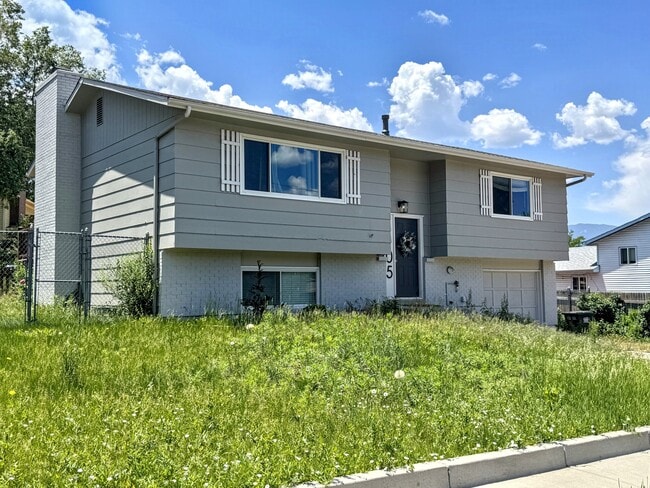 Foto del edificio - 1105 Mt View Ln