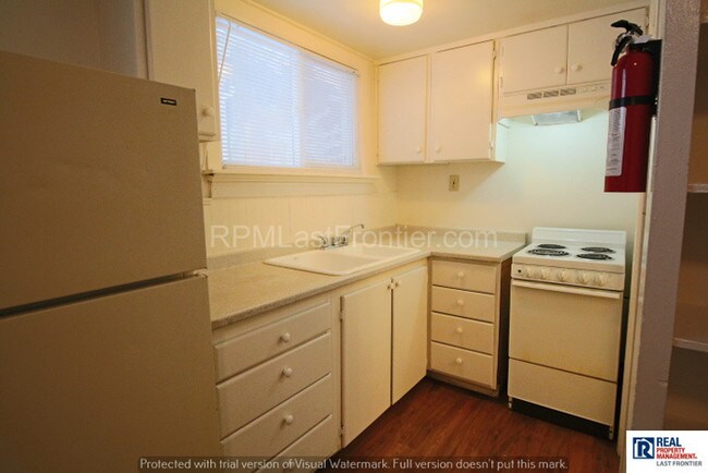 Building Photo - 1335 Hyder St