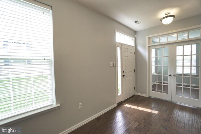 Building Photo - 1003 Chapman Cir