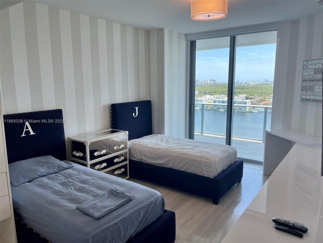 Foto del edificio - 17111 Biscayne Blvd