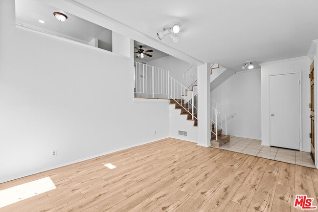 Building Photo - 26014 Alizia Canyon Dr