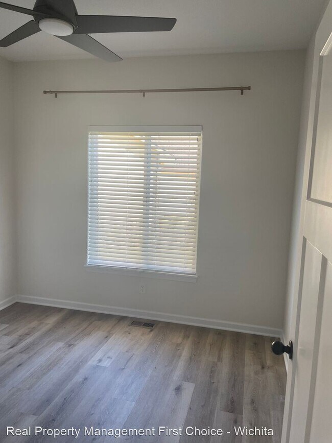 Building Photo - 5 br, 3 bath House - 3110 E Shoffner St