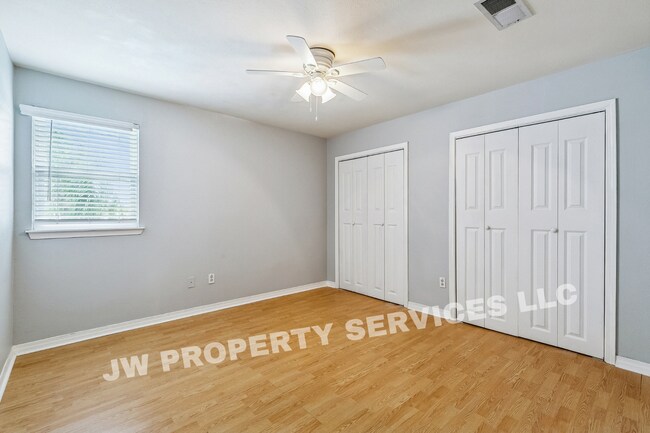 Foto del edificio - Spacious Metairie Home with Pool Access, Gated Entry & Modern Conveniences