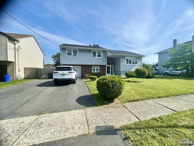 Building Photo - 500 Lyster Ave