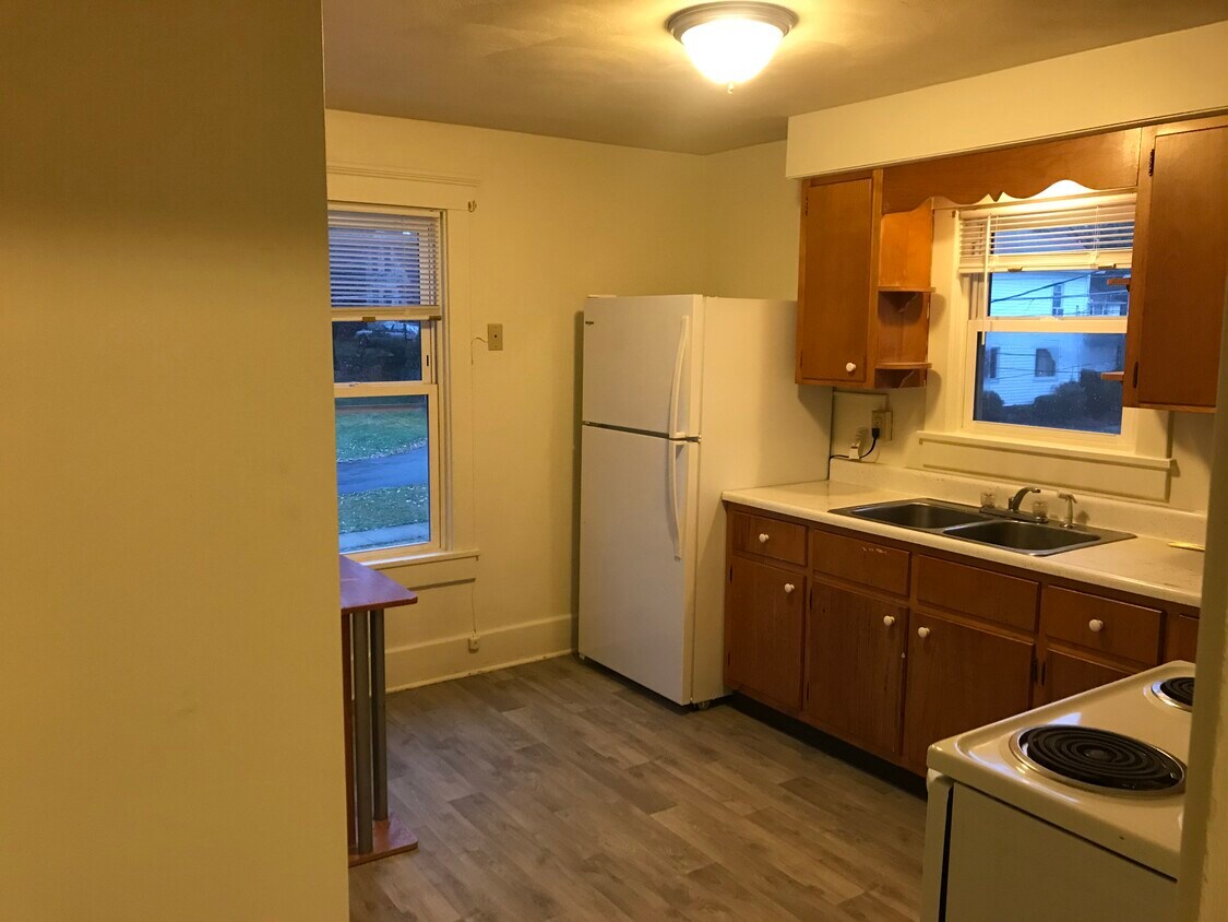 Kitchen - 220 N 8th St