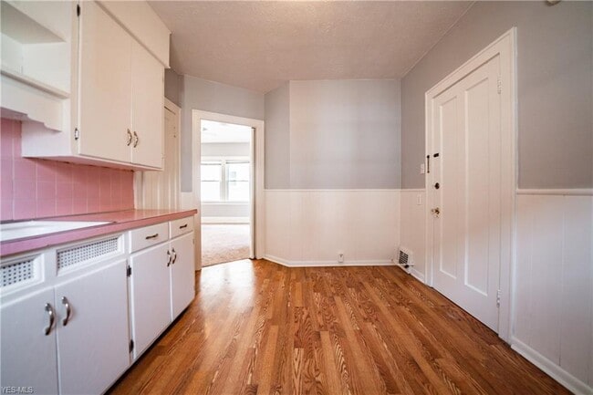Building Photo - 2085 Marlowe Ave