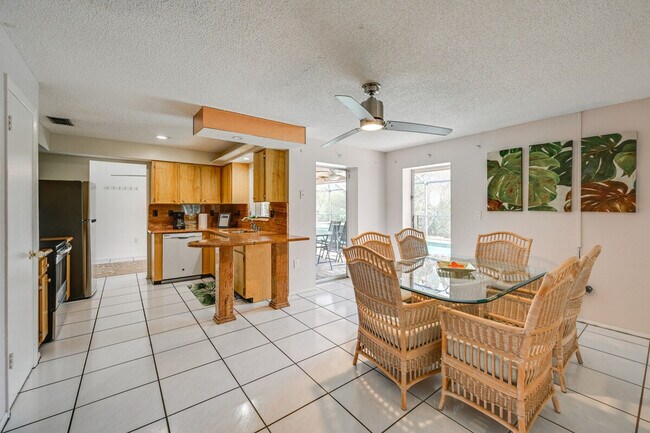 Building Photo - 4261 Pearl Harbor Dr