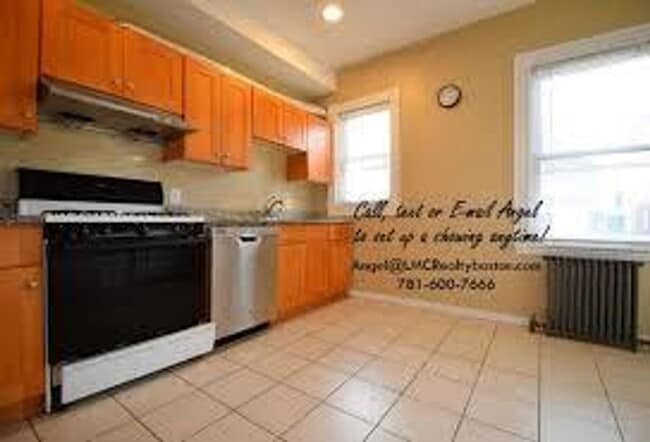 Building Photo - Large House in Allston. Laundry on a Site,...