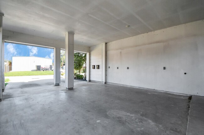 Foto del edificio - 732 W 22nd St