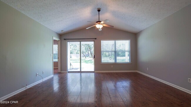 Foto del edificio - 8408 N Lagoon Dr