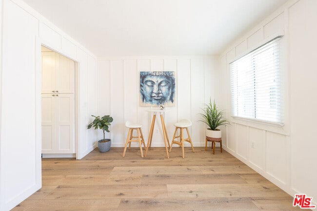 Foto del edificio - 314 N Venice Blvd