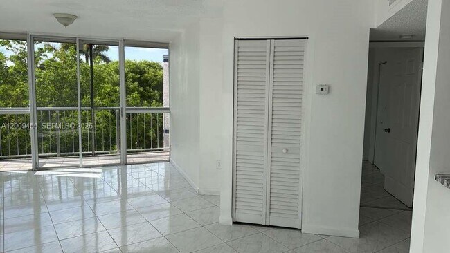 Foto del edificio - 6995 NW 186th St