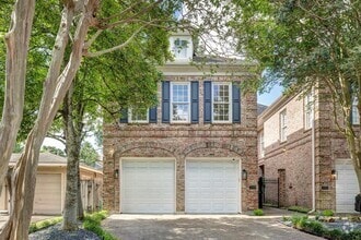 Building Photo - 2709 Wroxton Rd
