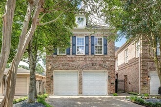 Building Photo - 2709 Wroxton Rd