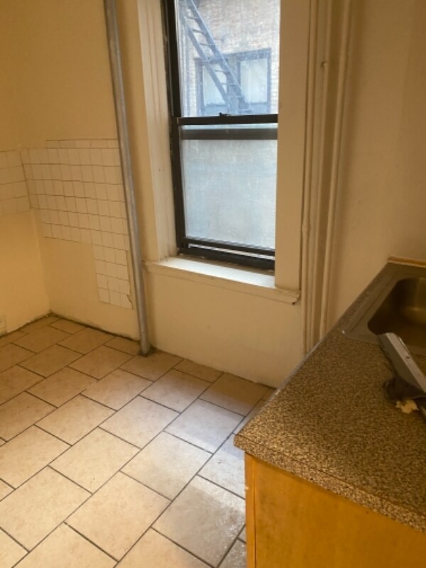 Foto del edificio - 76 Hamilton Ave