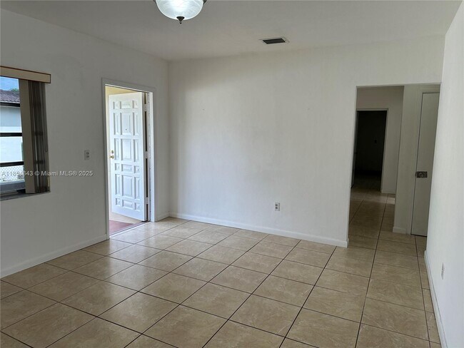 Foto del edificio - 3515 SW 5th St