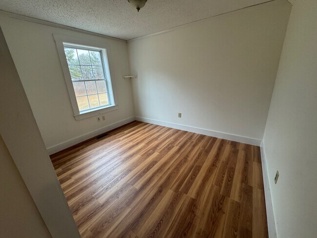 Building Photo - 289 Applebee Rd