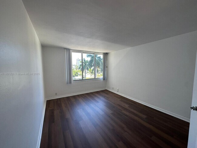 Foto del edificio - 1000 West Ave