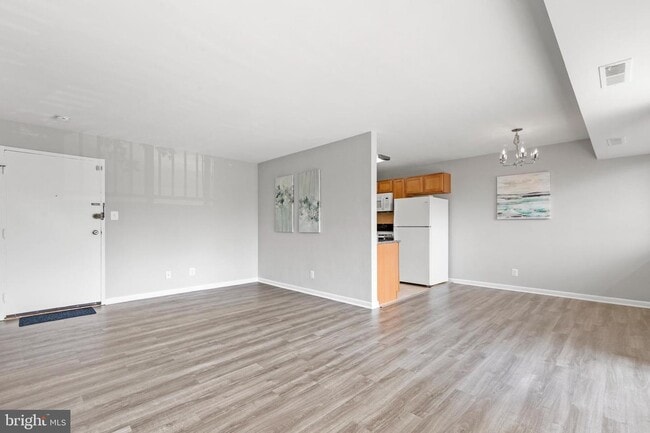 Foto del edificio - 5801 Quantrell Ave