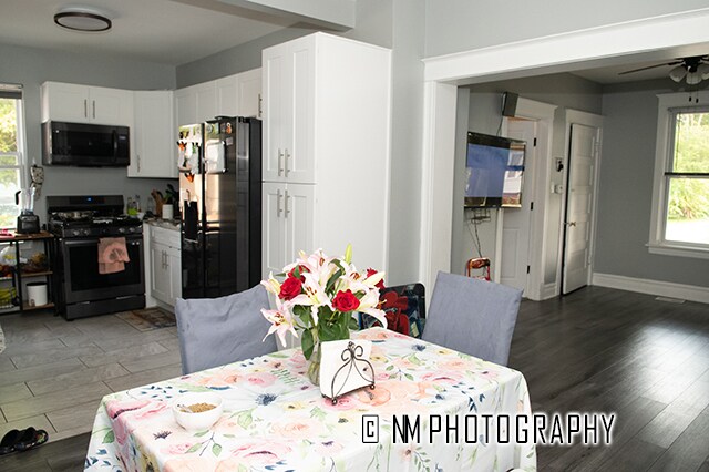 Building Photo - 2114 W 57th St