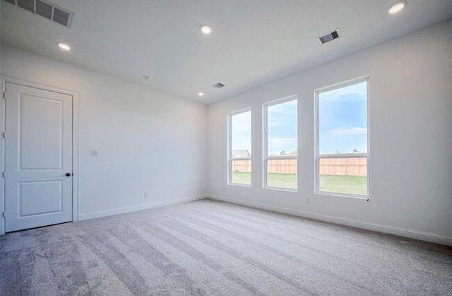 Foto del edificio - 6715 Iron Clover Dr