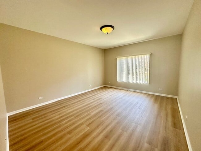 Building Photo - Updated 3 bedroom, 2.5 bathroom 2 car atta...