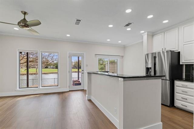 Foto del edificio - 5022 Westgrove Dr