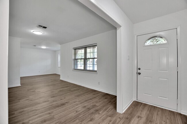 Foto del edificio - 10513 Moorberry Ln