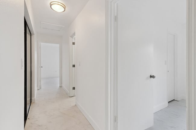 Photo - 527 Glade Ct House