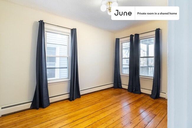 Foto del edificio - Room in Shared 4 bed/1 bath home