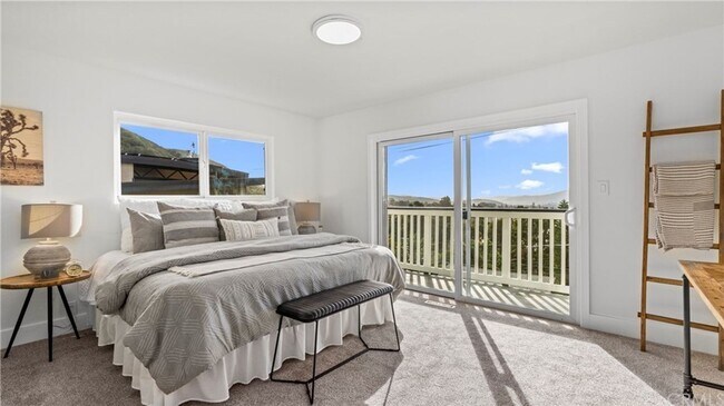 Foto del edificio - Fabulous Home off of Grand Avenue area ava...